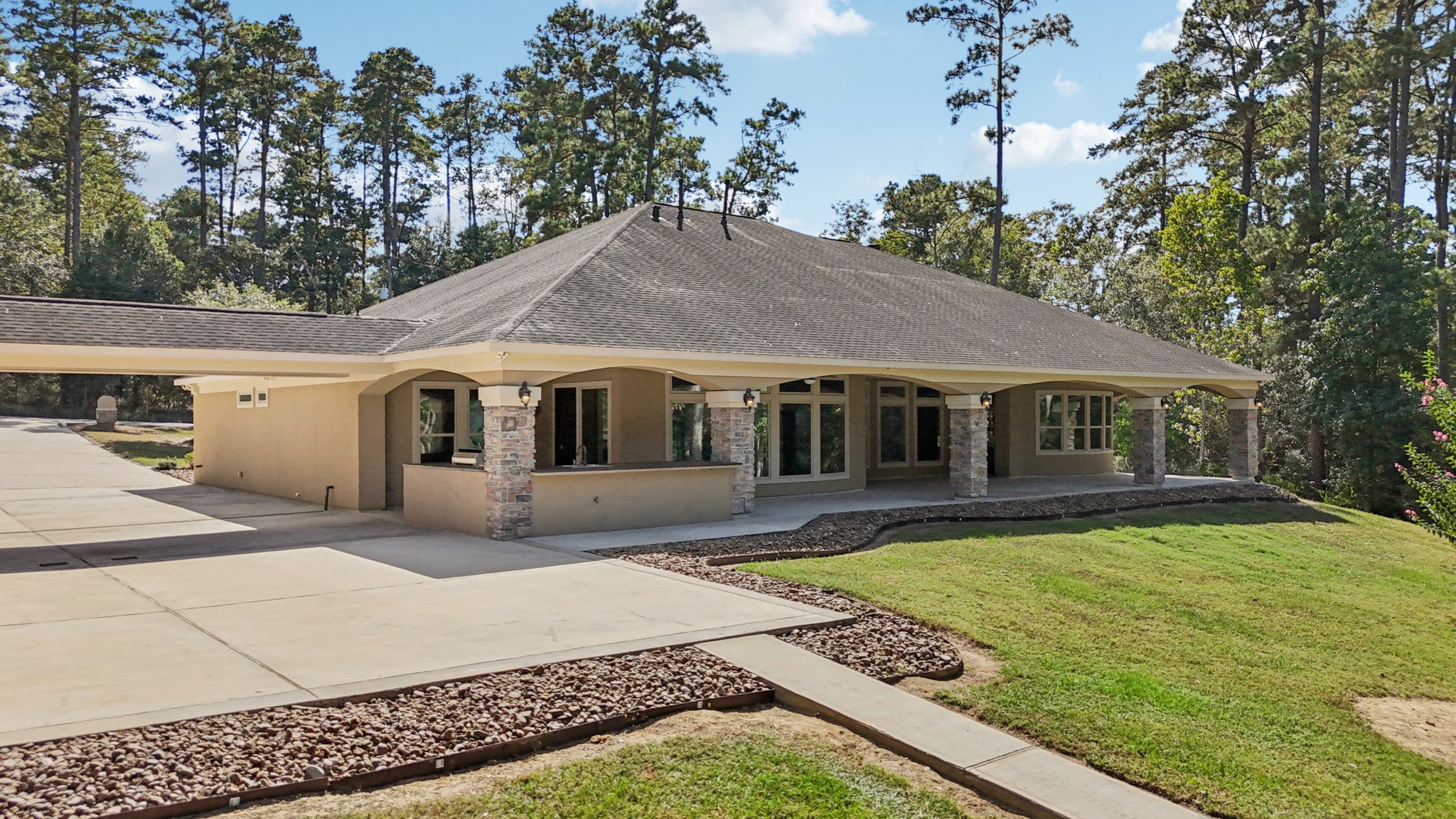 Shady Oaks Dr-S0810-060.jpg