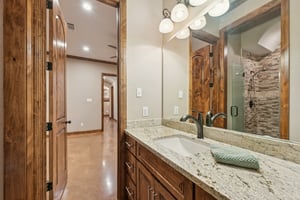 Shady Oaks Dr-S0810-034.jpg