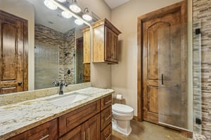 Shady Oaks Dr-S0810-037.jpg