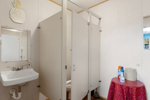  Photo 48
