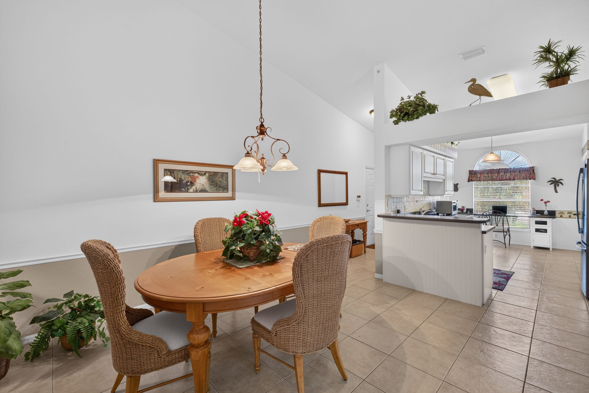 Dining Room 3 of 4