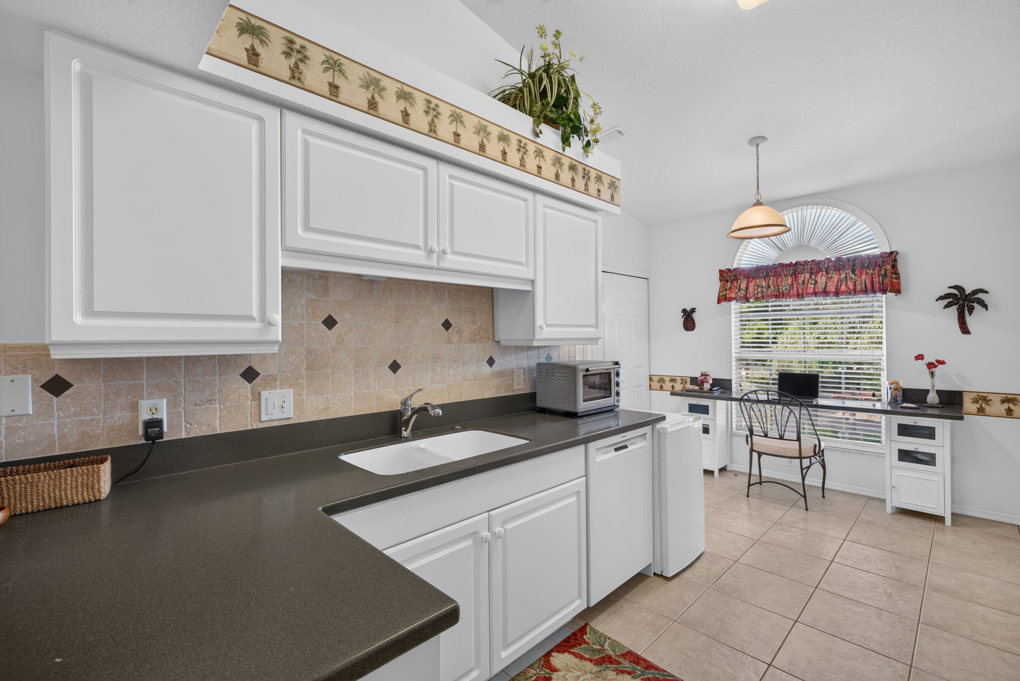 Kitchen 1 of 3