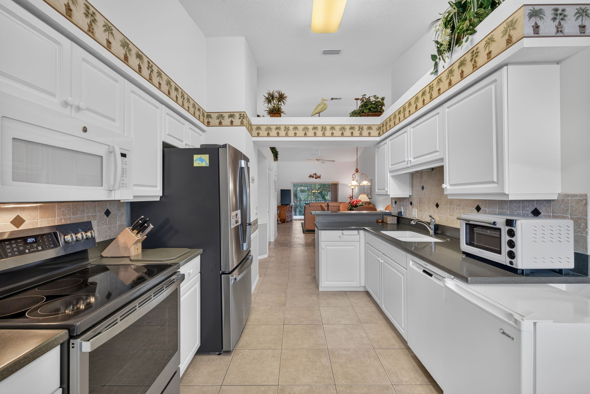 Kitchen 3 of 3