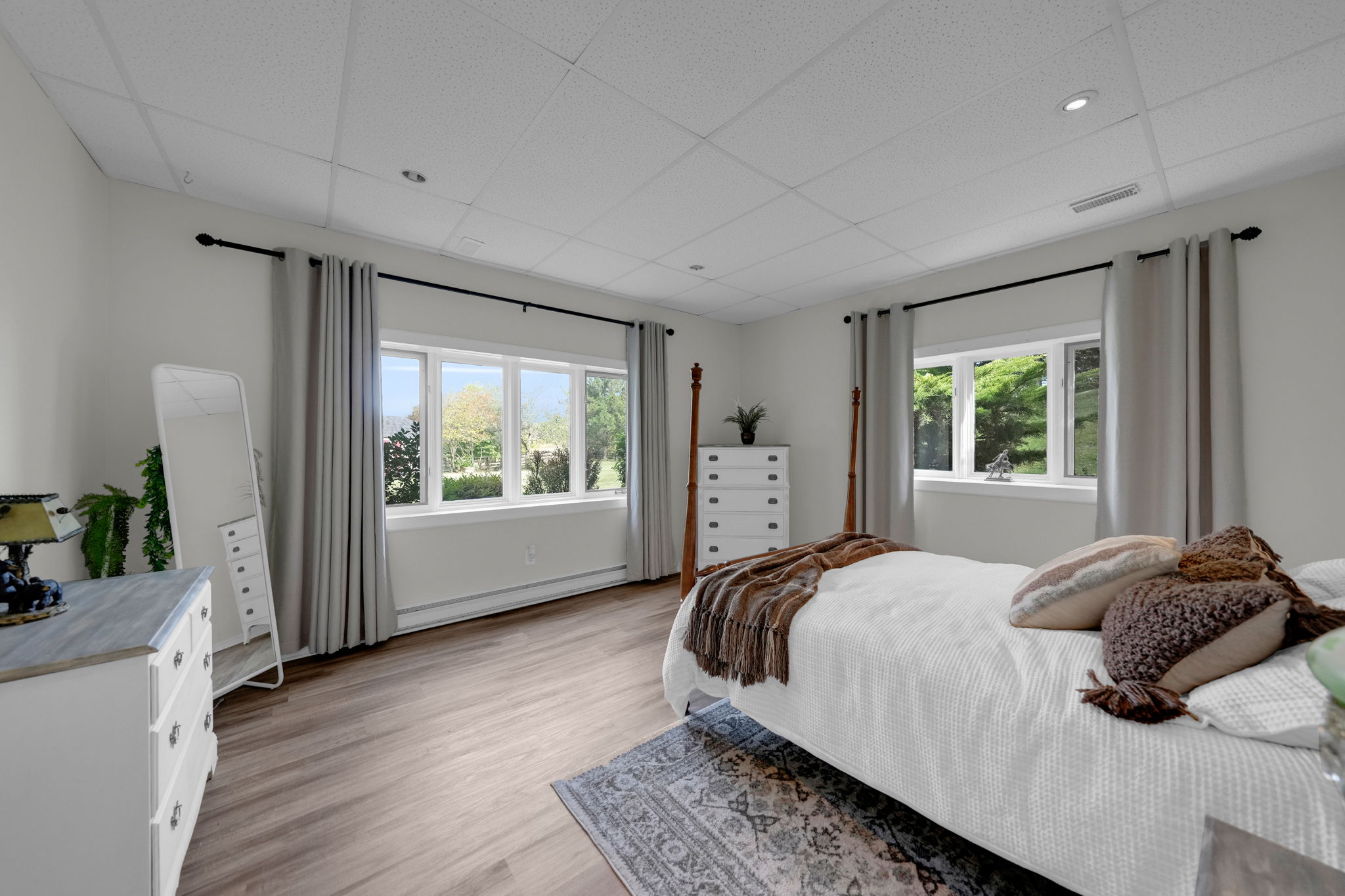 main house bedroom/guest wing