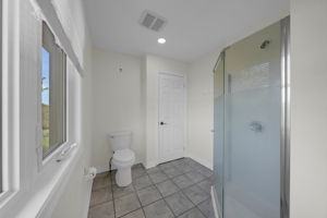 large upper level apt bathroom