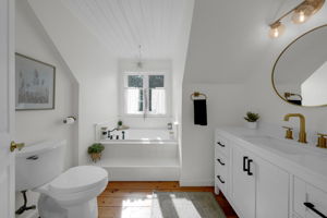 ensuite with soaker tub