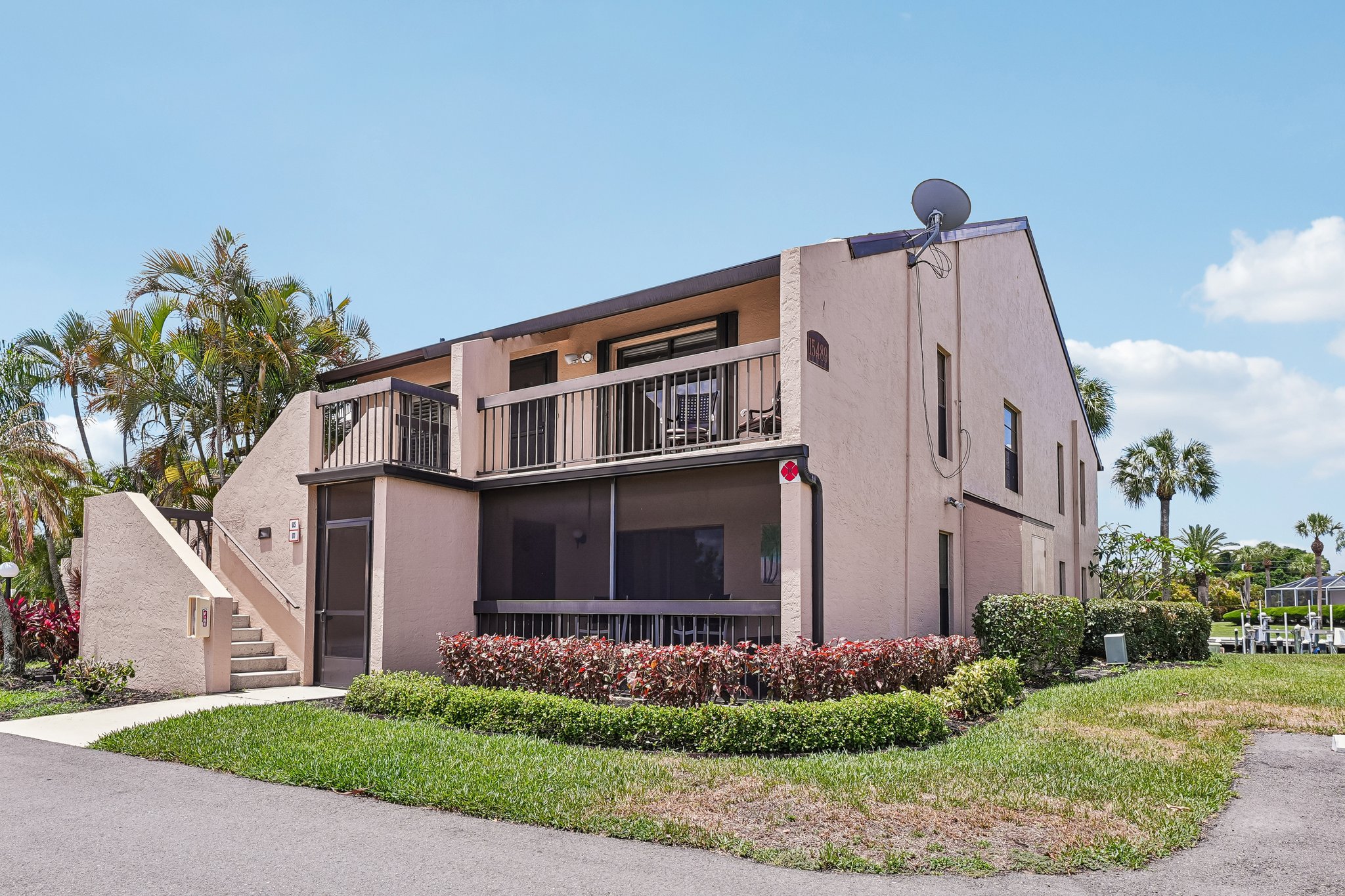 Admiralty Cir 5-S2205-002.jpg