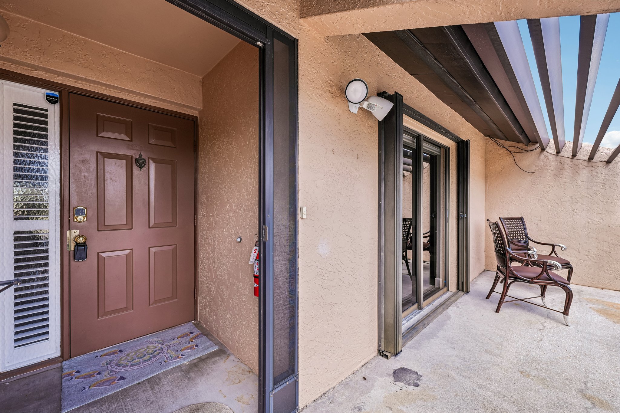 Admiralty Cir 5-S2205-003.jpg