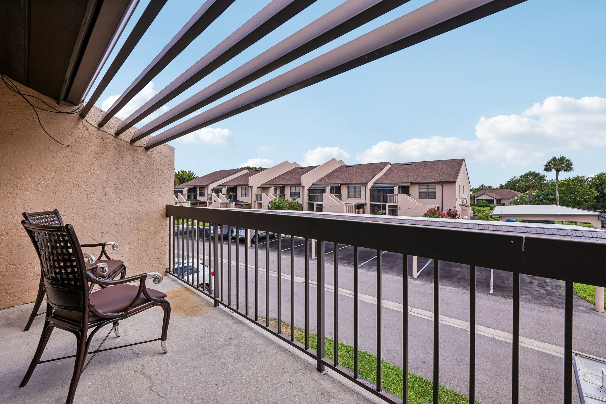 Admiralty Cir 5-S2205-004.jpg