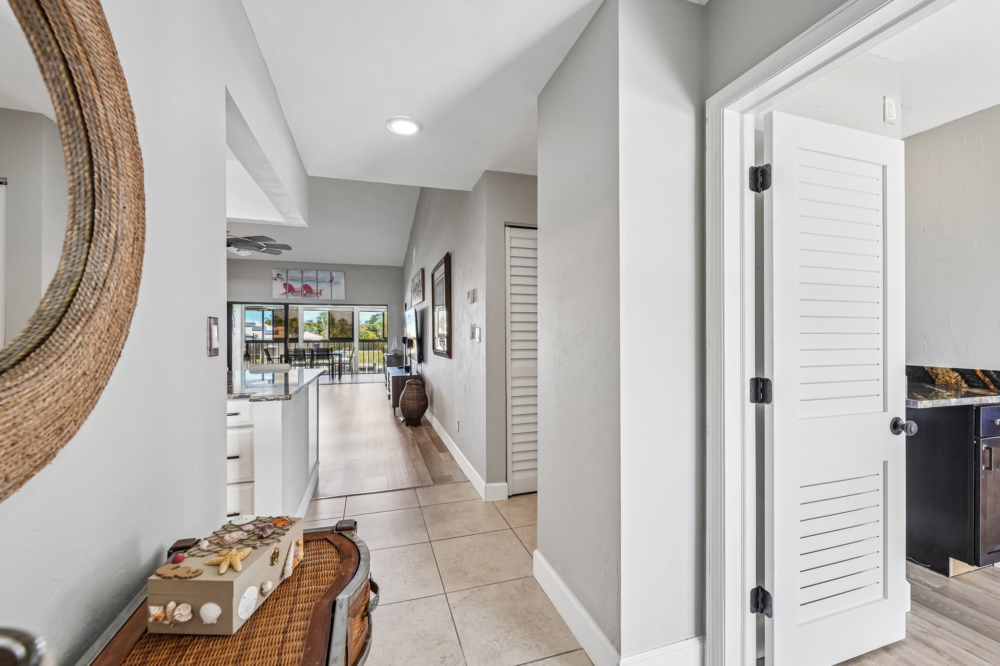 Admiralty Cir 5-S2205-007.jpg