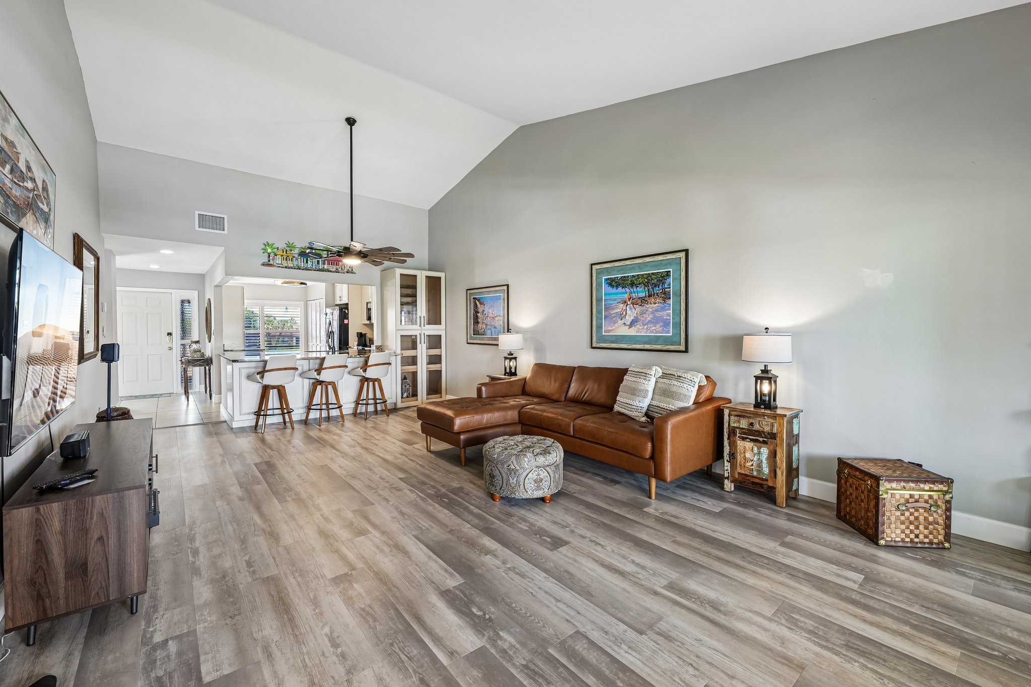 Admiralty Cir 5-S2205-010.jpg