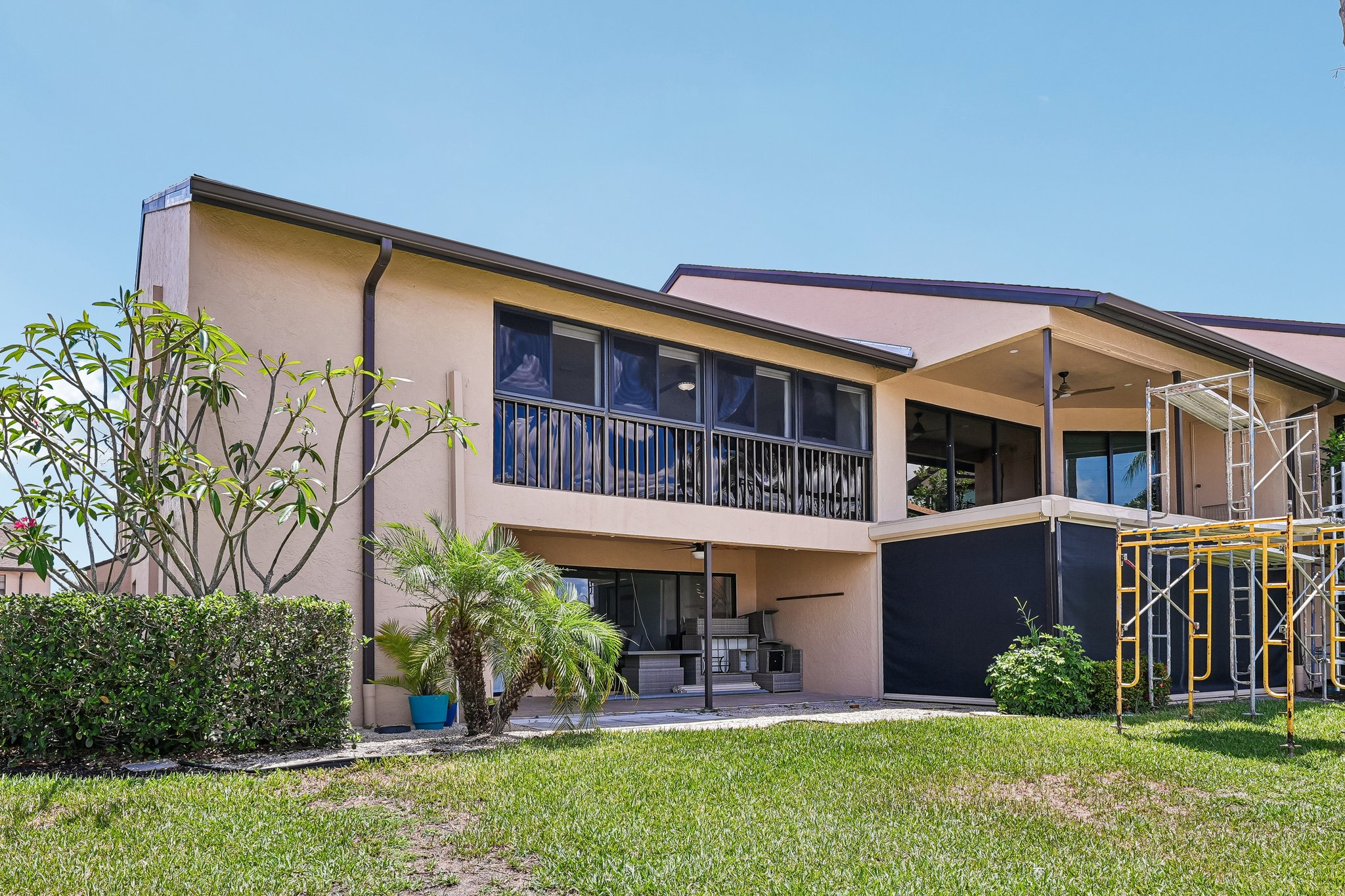 Admiralty Cir 5-S2205-028.jpg