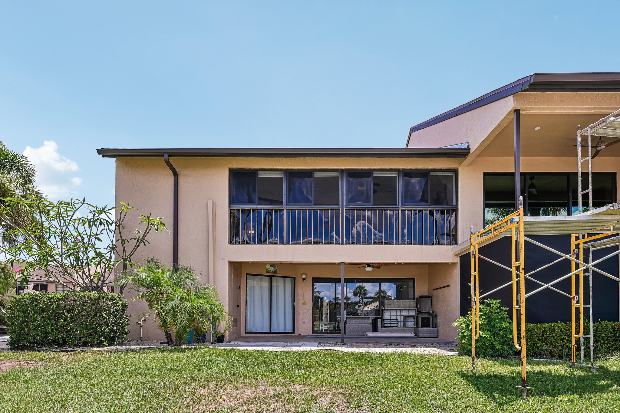 Admiralty Cir 5-S2205-029.jpg