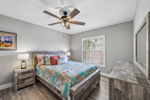 Admiralty Cir 5-S2205-019.jpg