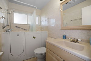 Bathroom 1 - 495A6983 (1)