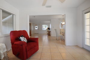 Sunroom DR LR - 495A7000 (1)