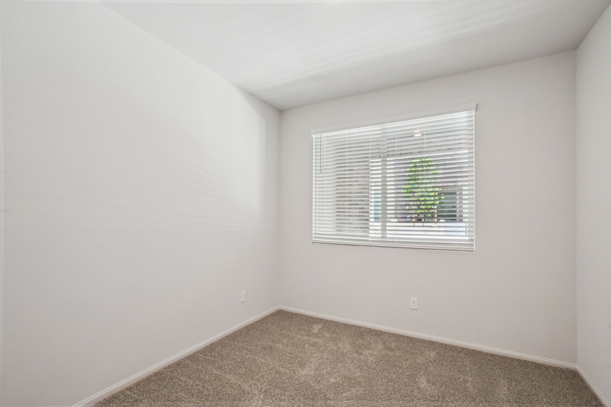 So Cal - Stratus - 1549 Stratus Dr Pomona CA 91768 - 019