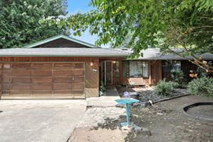  Photo 0