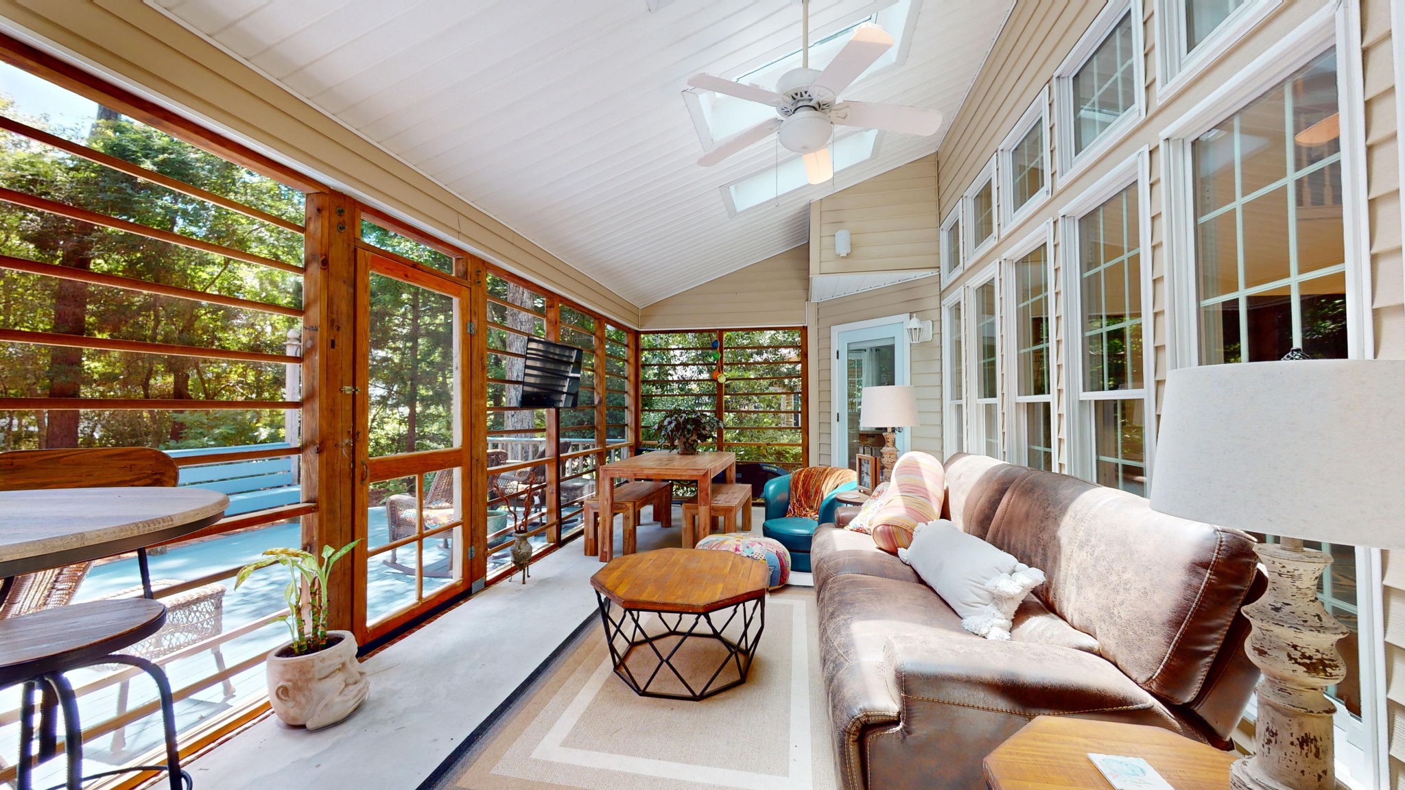 Screened-in Porch