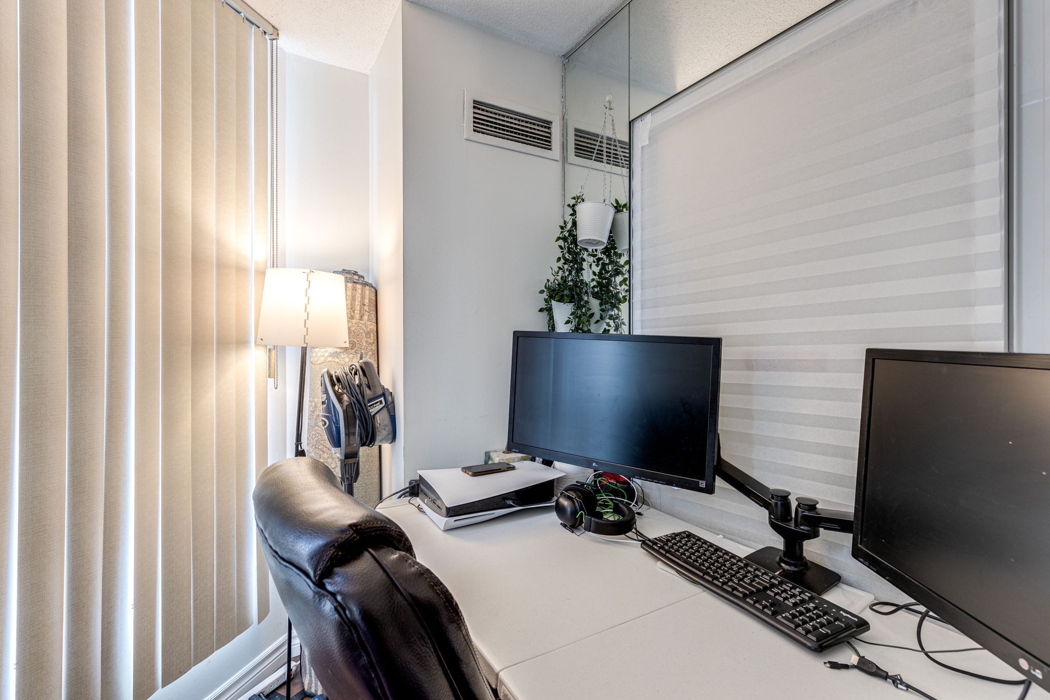 Mississauga property showcase — delivered property photograph 12