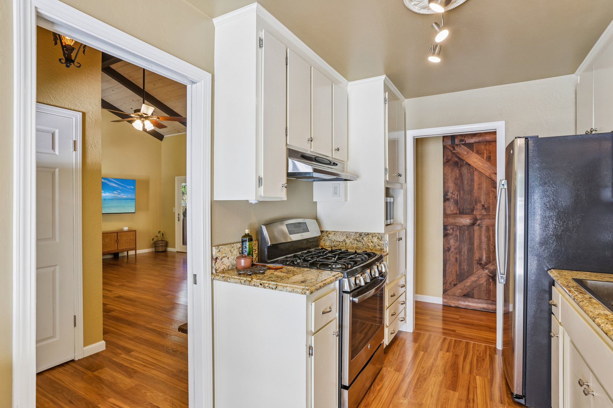 Keller Dr-S1206-012.jpg