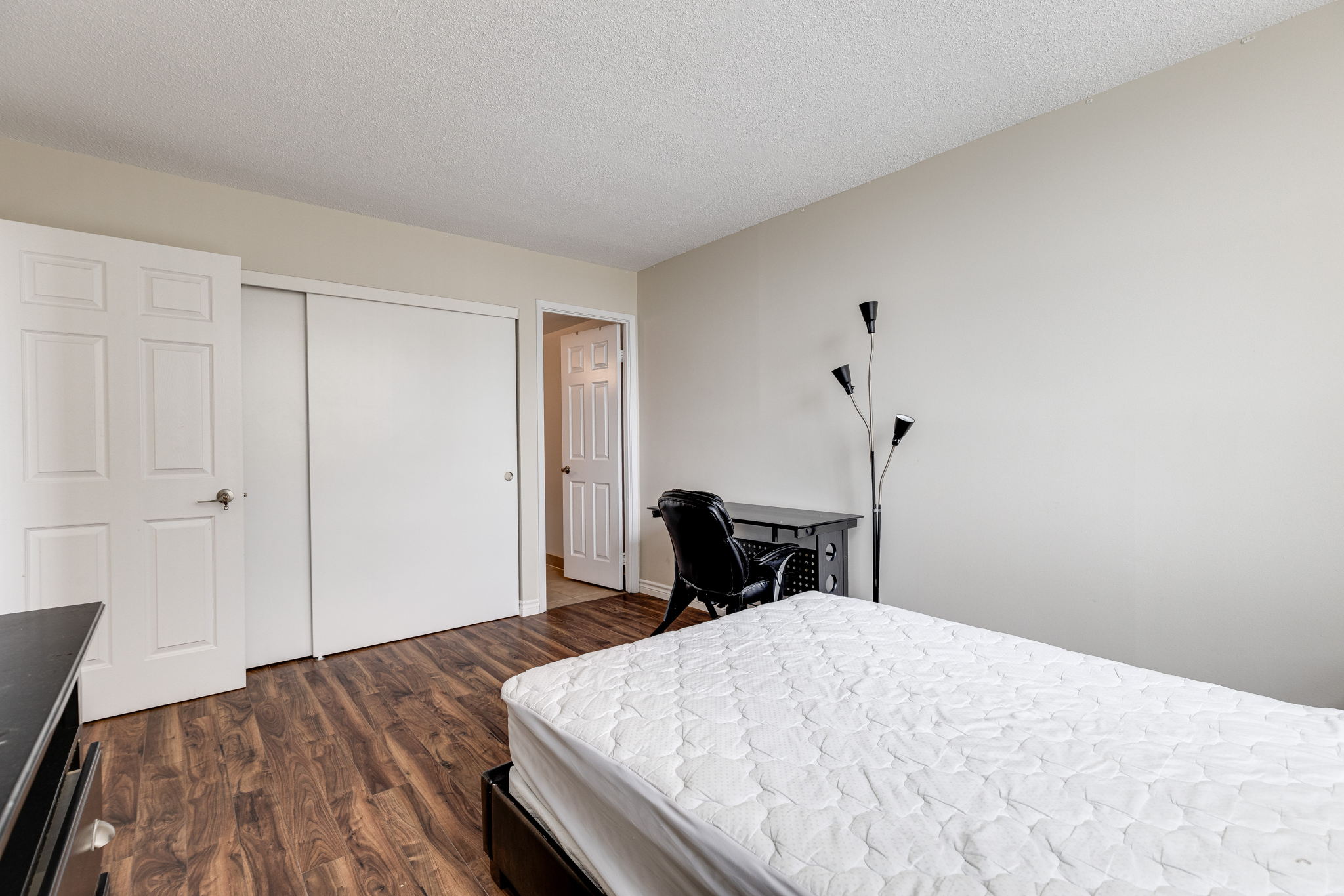 London property showcase — delivered property photograph 15