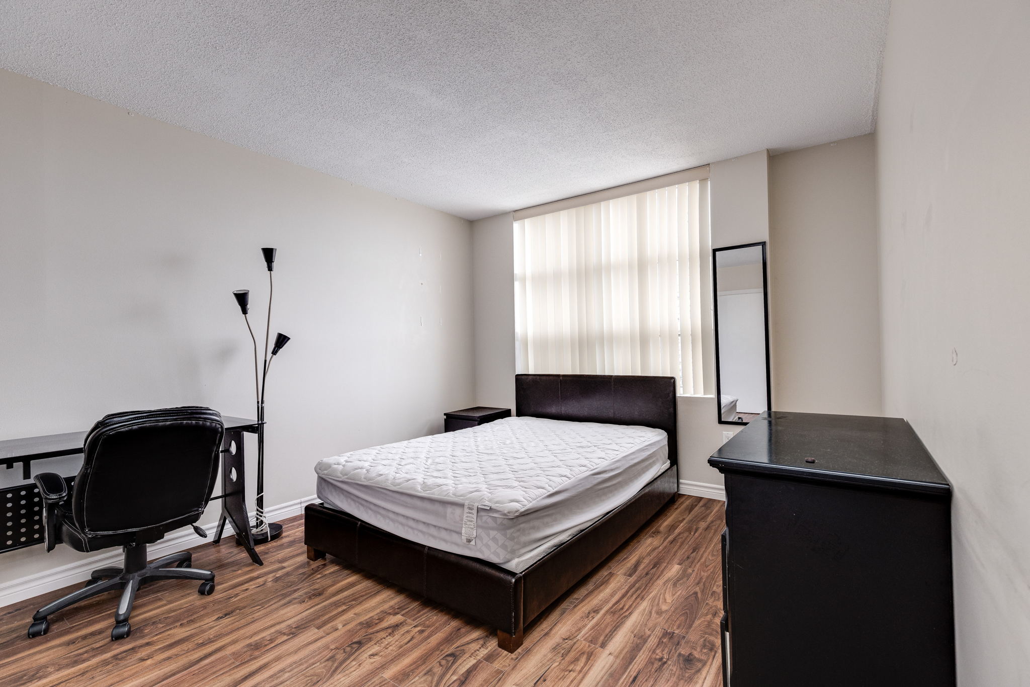 London property showcase — delivered property photograph 14