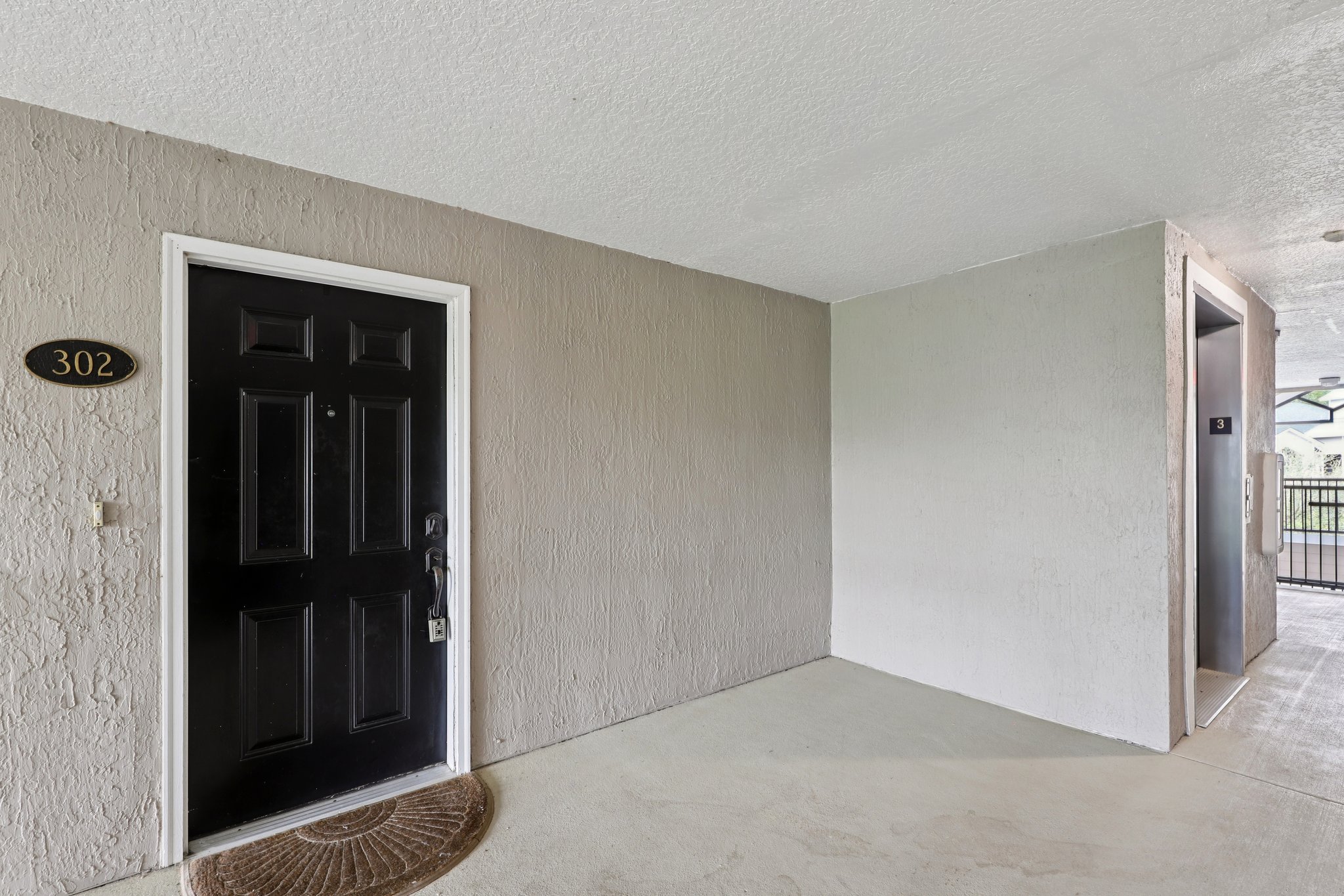 Legendary Dr 302-S1104-002.jpg