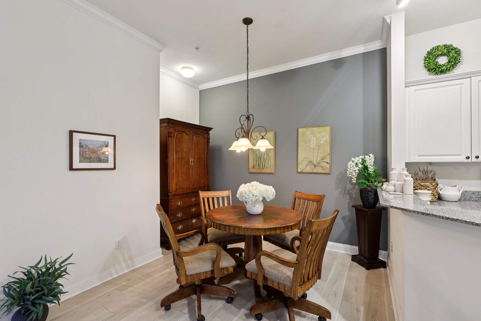 Legendary Dr 302-S1104-009.jpg