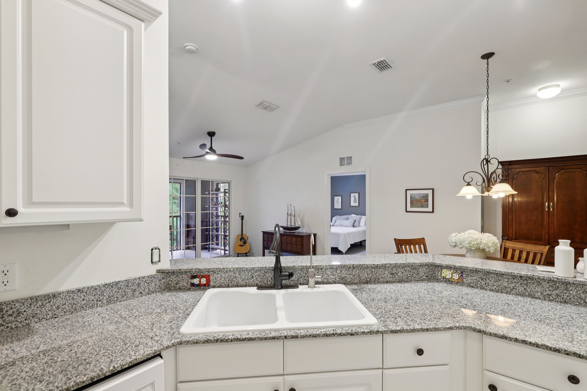 Legendary Dr 302-S1104-014.jpg