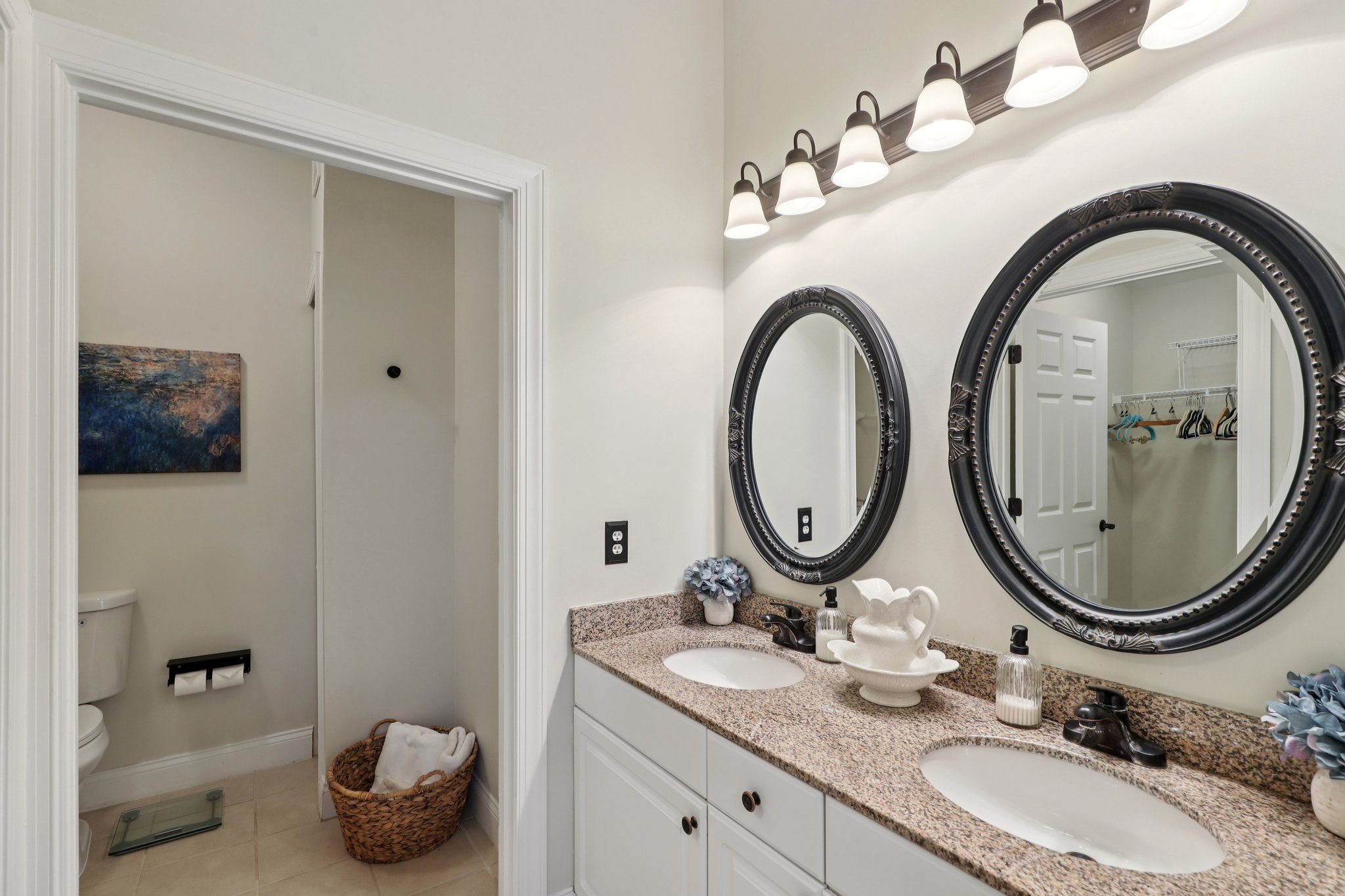 Legendary Dr 302-S1104-015.jpg