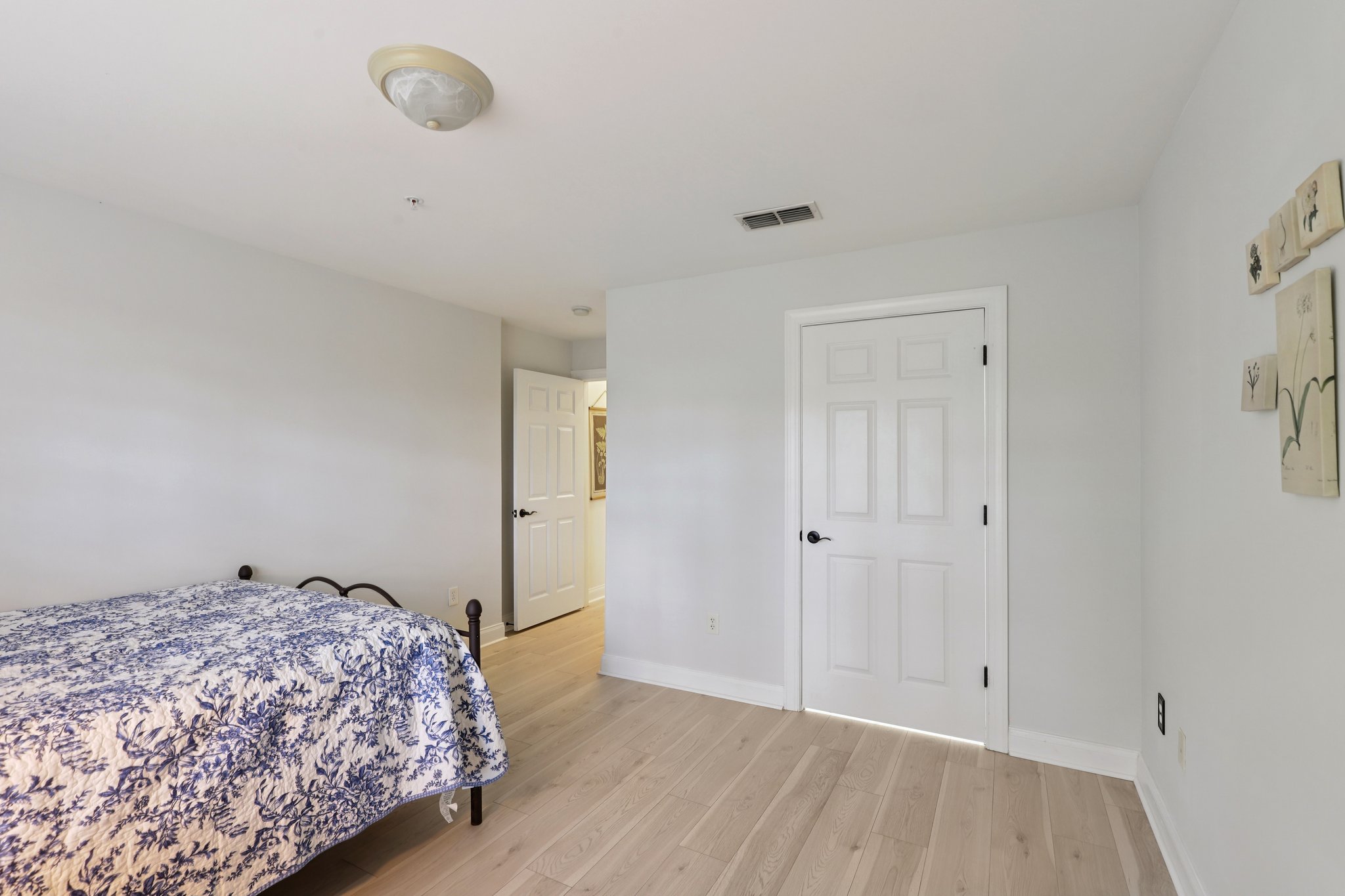 Legendary Dr 302-S1104-025.jpg