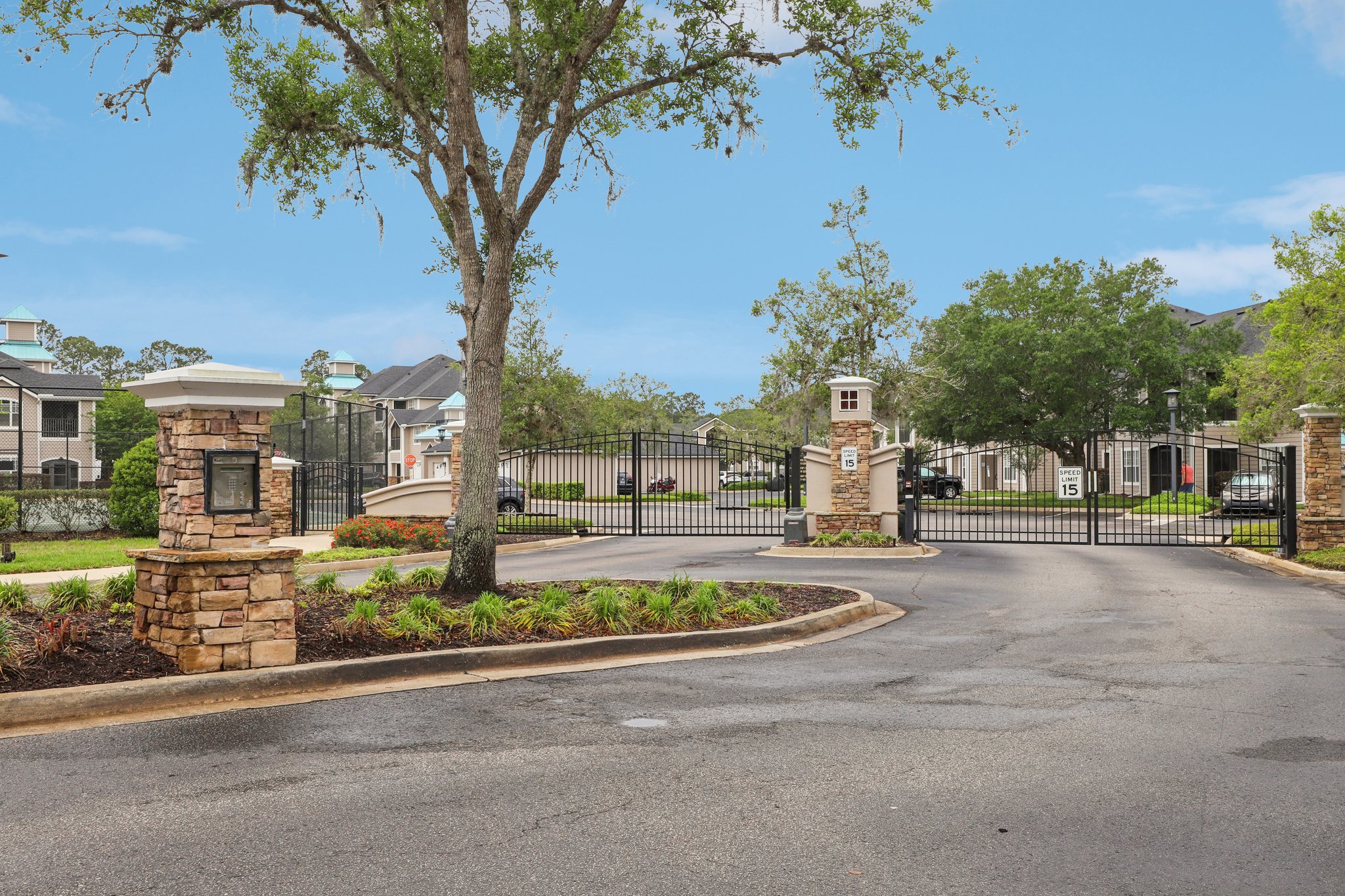 Legendary Dr 302-1104-901.jpg