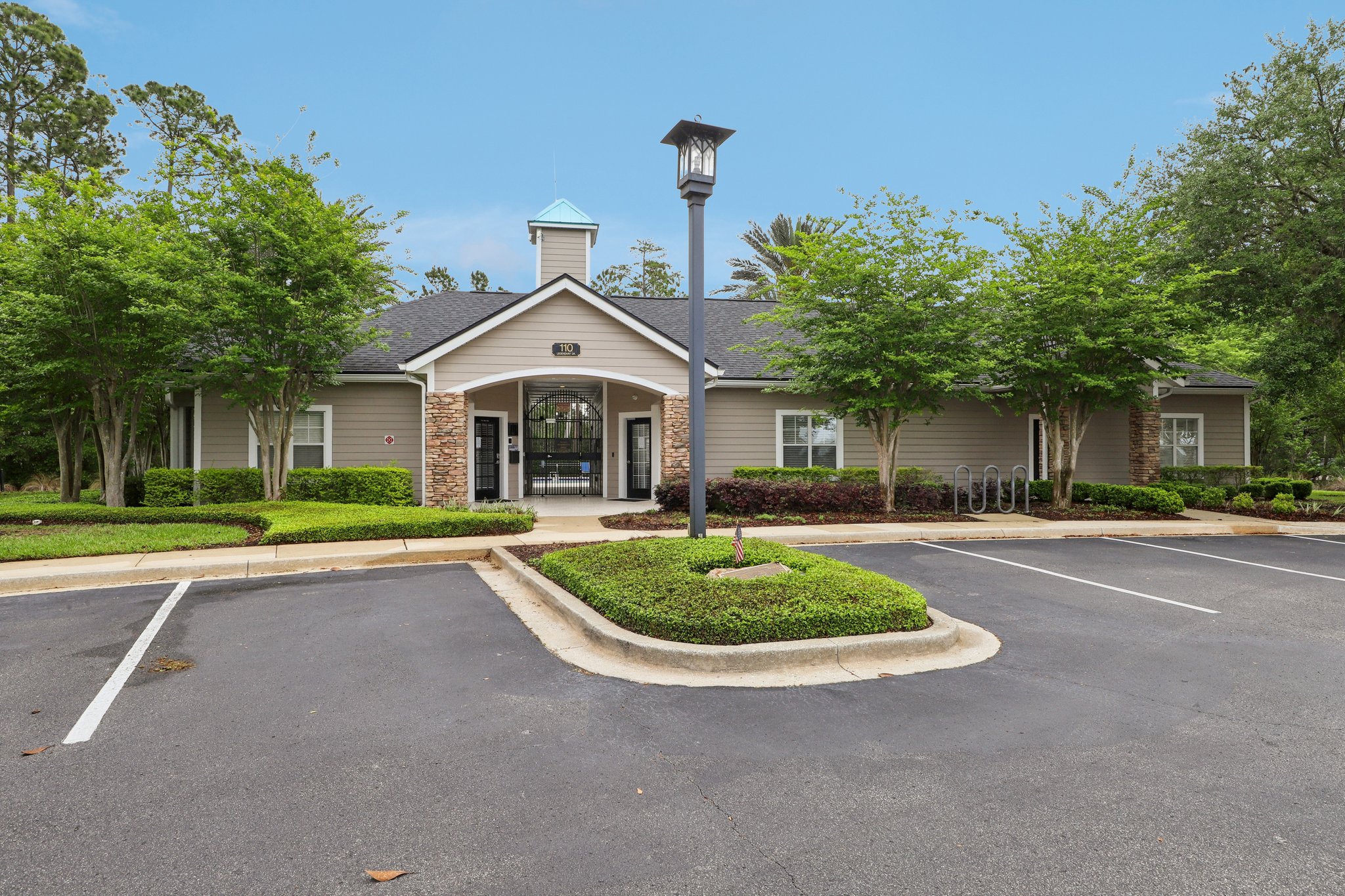 Legendary Dr 302-1104-902.jpg