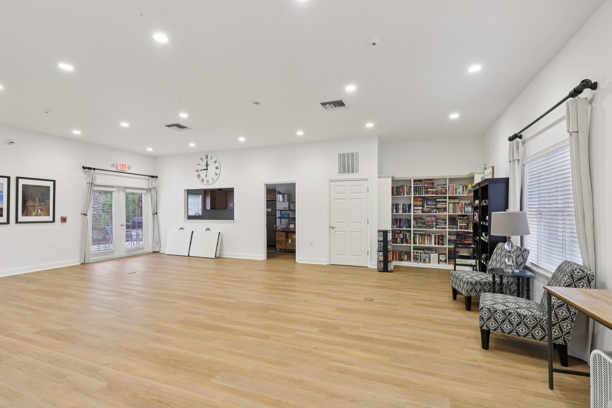 Legendary Dr 302-1104-903.jpg