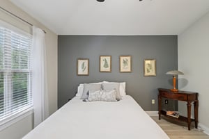 Legendary Dr 302-S1104-019.jpg