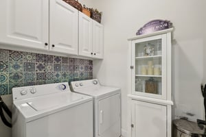 Legendary Dr 302-S1104-022.jpg