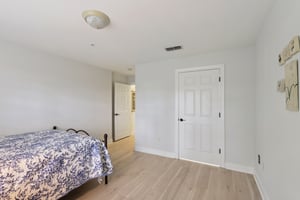 Legendary Dr 302-S1104-025.jpg