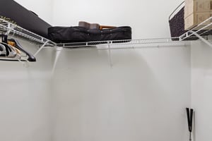 Legendary Dr 302-S1104-027.jpg