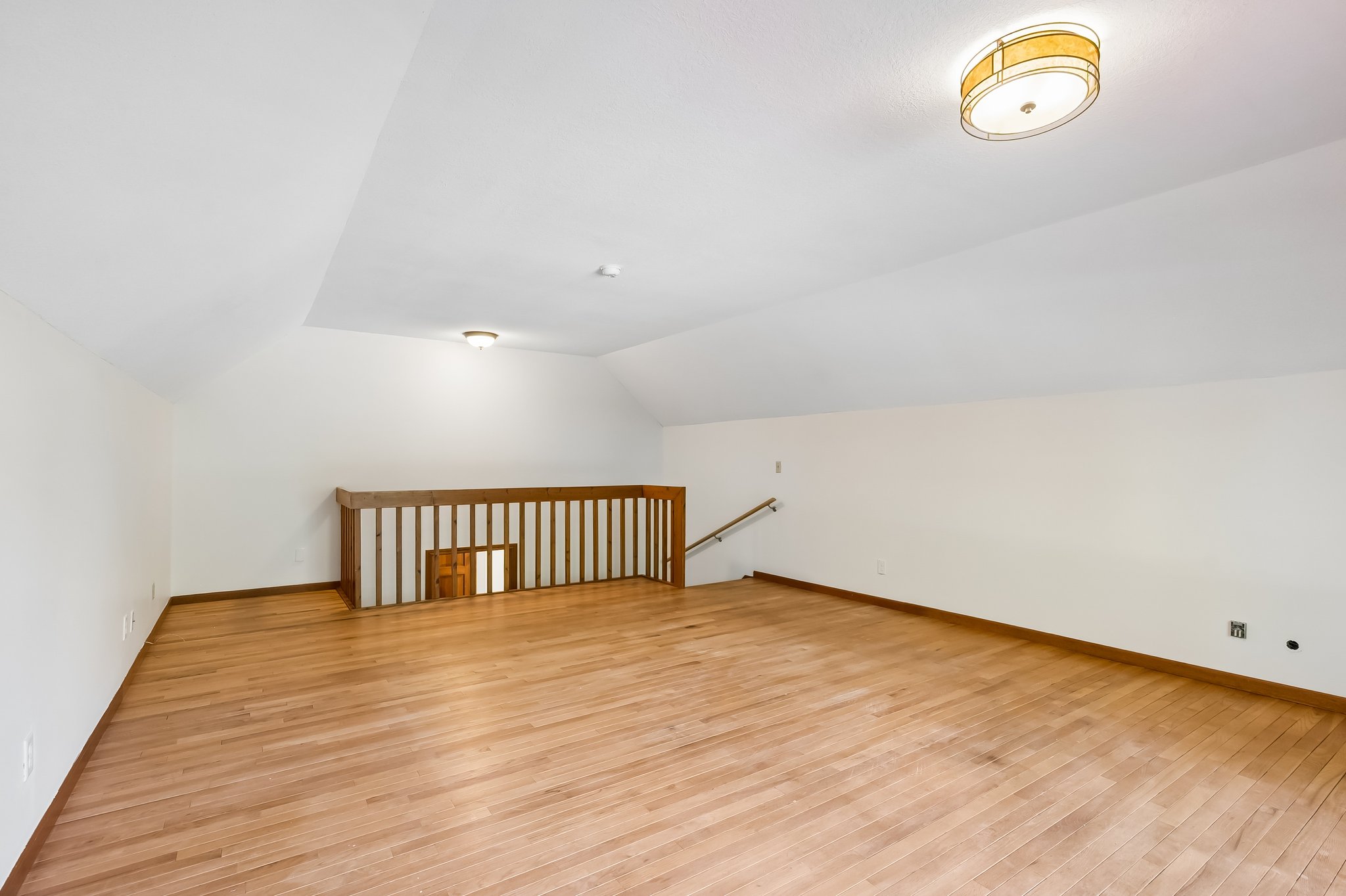 8894 - 155 N Shore Dr_017.jpg