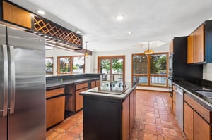 8894 - 155 N Shore Dr_011.jpg