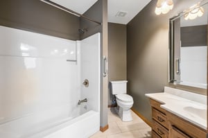 8894 - 155 N Shore Dr_015.jpg