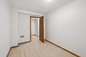 8894 - 155 N Shore Dr_027.jpg