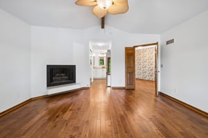 8894 - 155 N Shore Dr_032.jpg