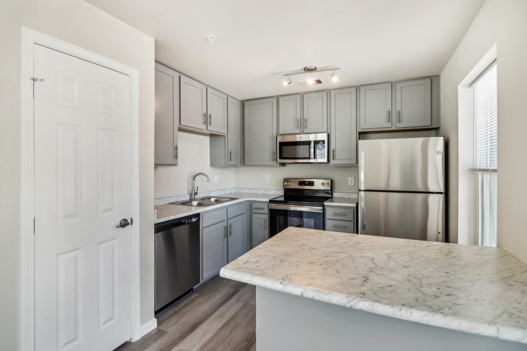 Grand Monarch Apartments - 155 Plez Morgan 1A, Montgomery, TX 77356 ...