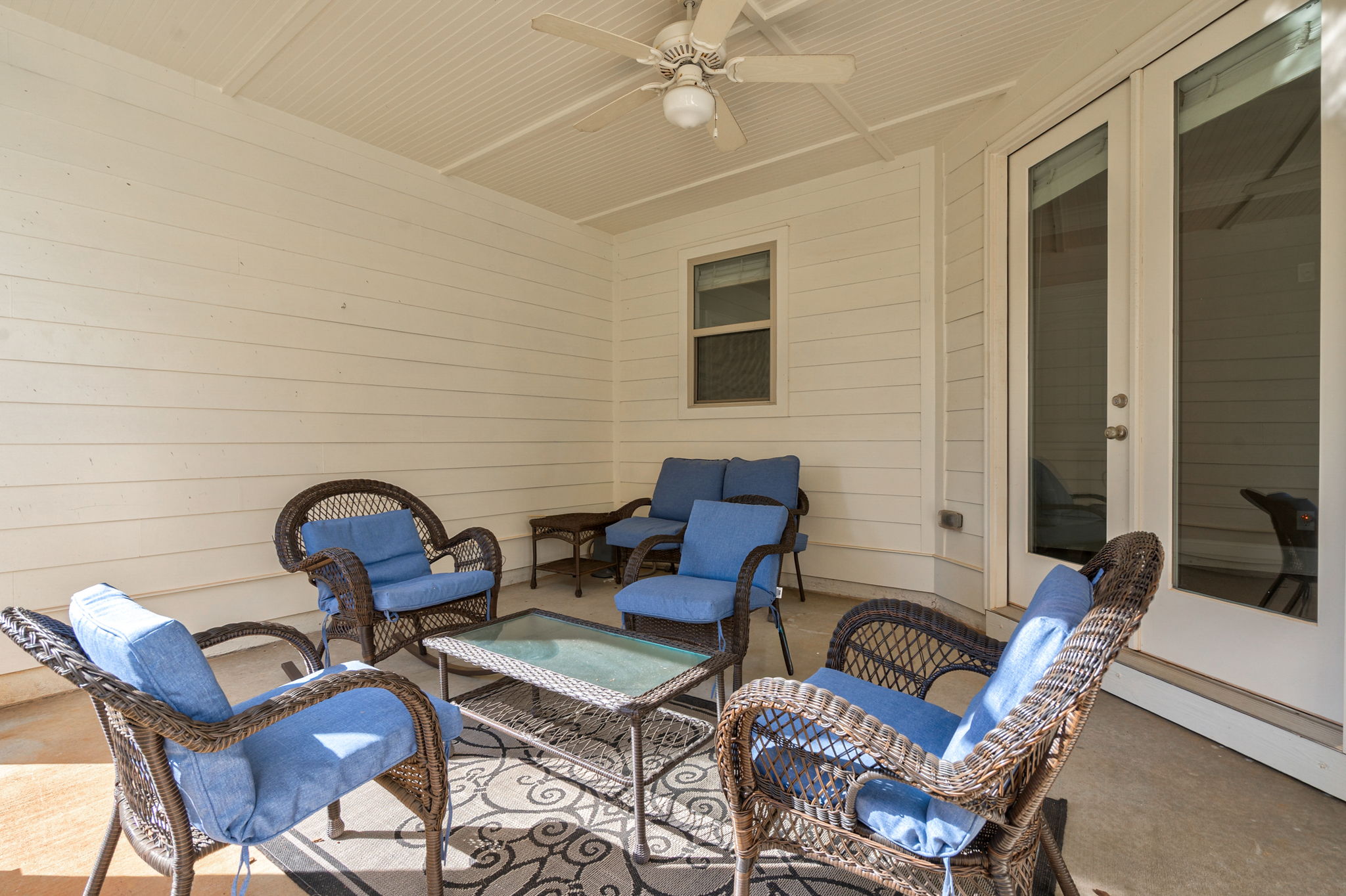 Covered porch (living room access)