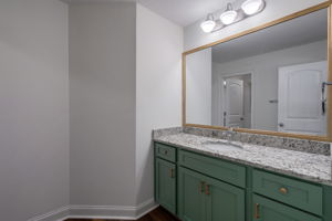 En-suite vanity (jack-n-jill bath)