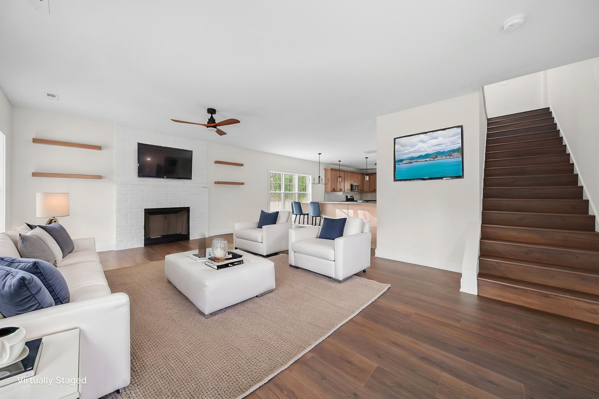 SSI00003_web virtually staged.jpeg