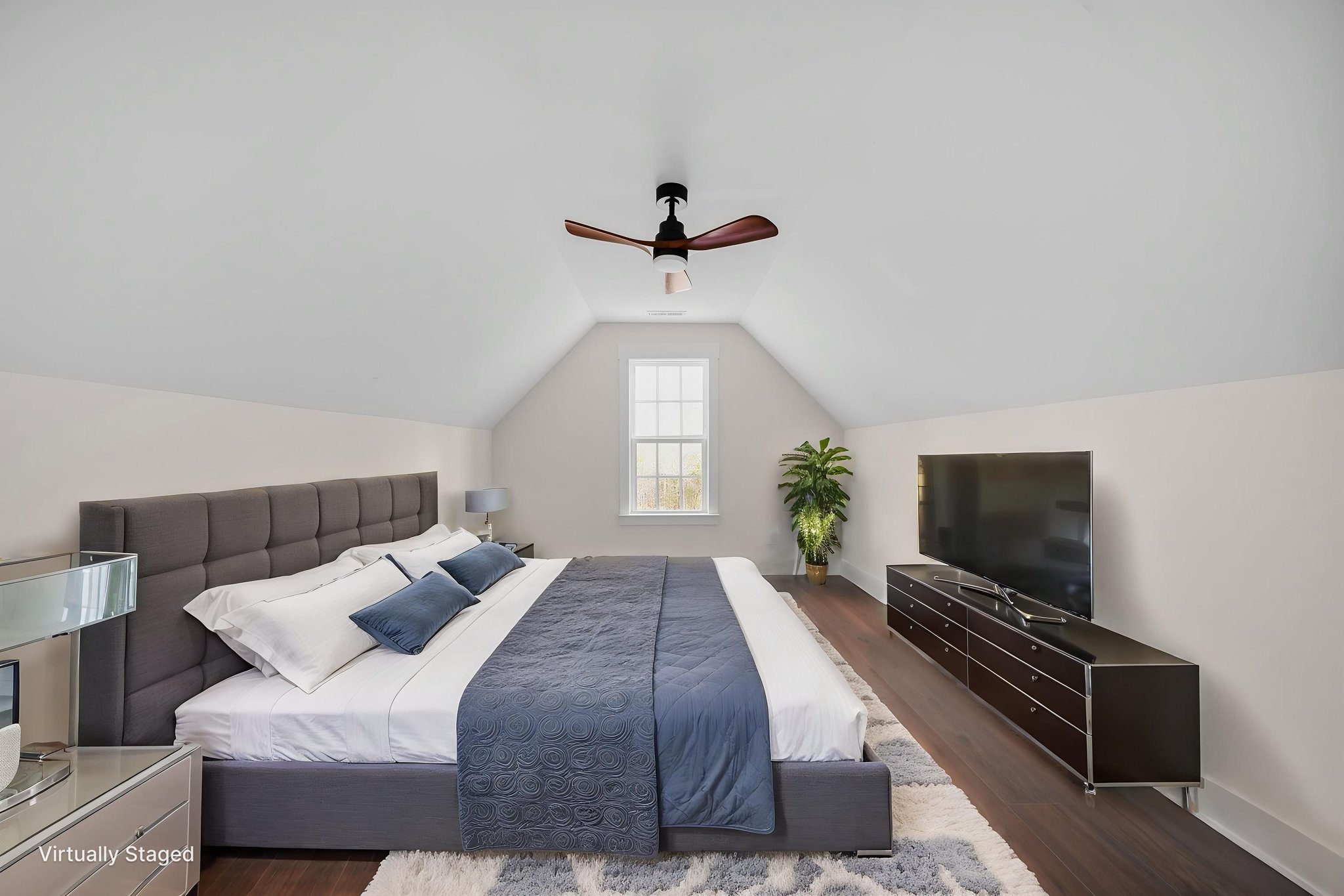 SSI00036_web virtually staged.jpeg