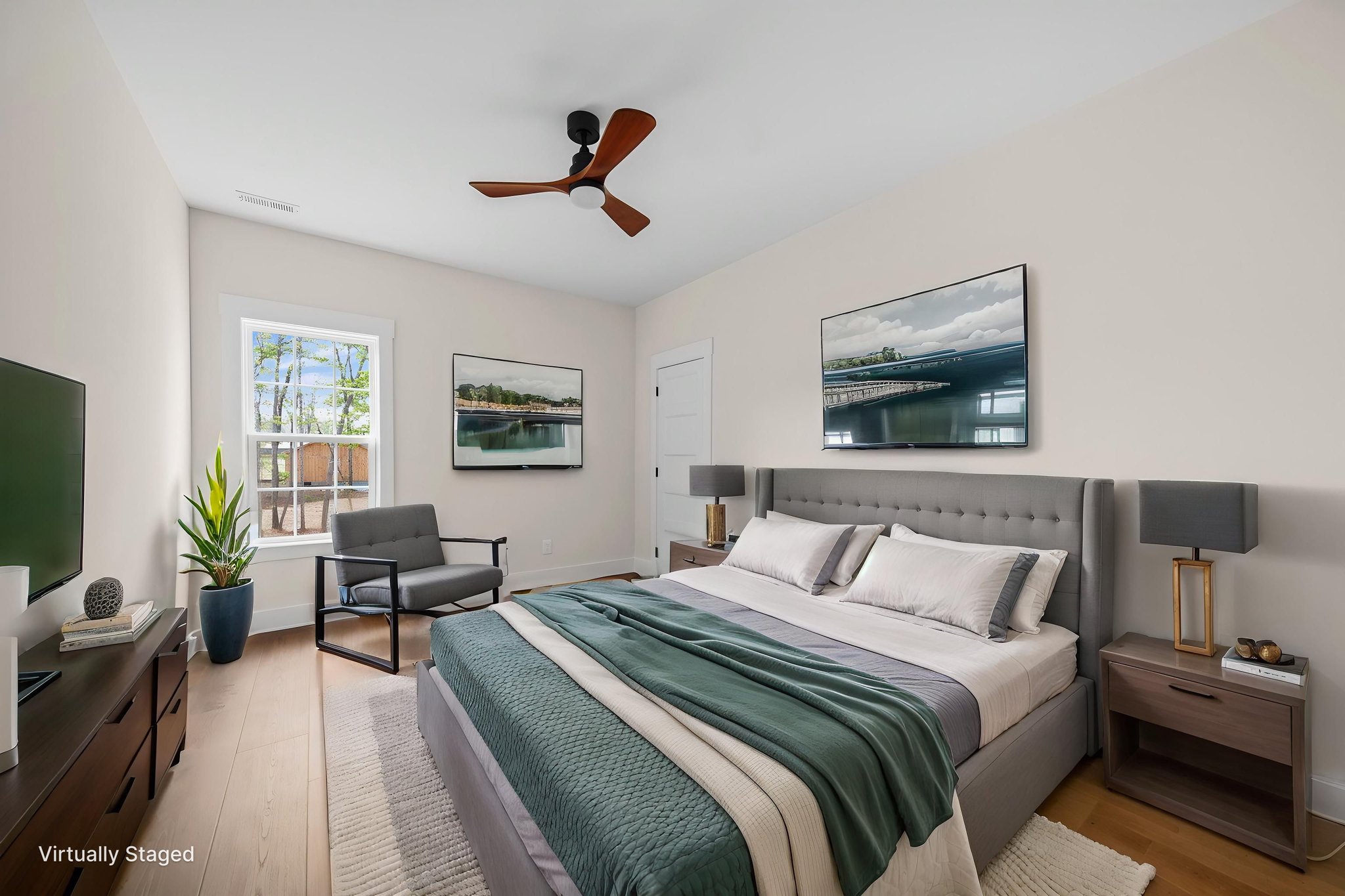 SSI00048_web virtually staged.jpeg